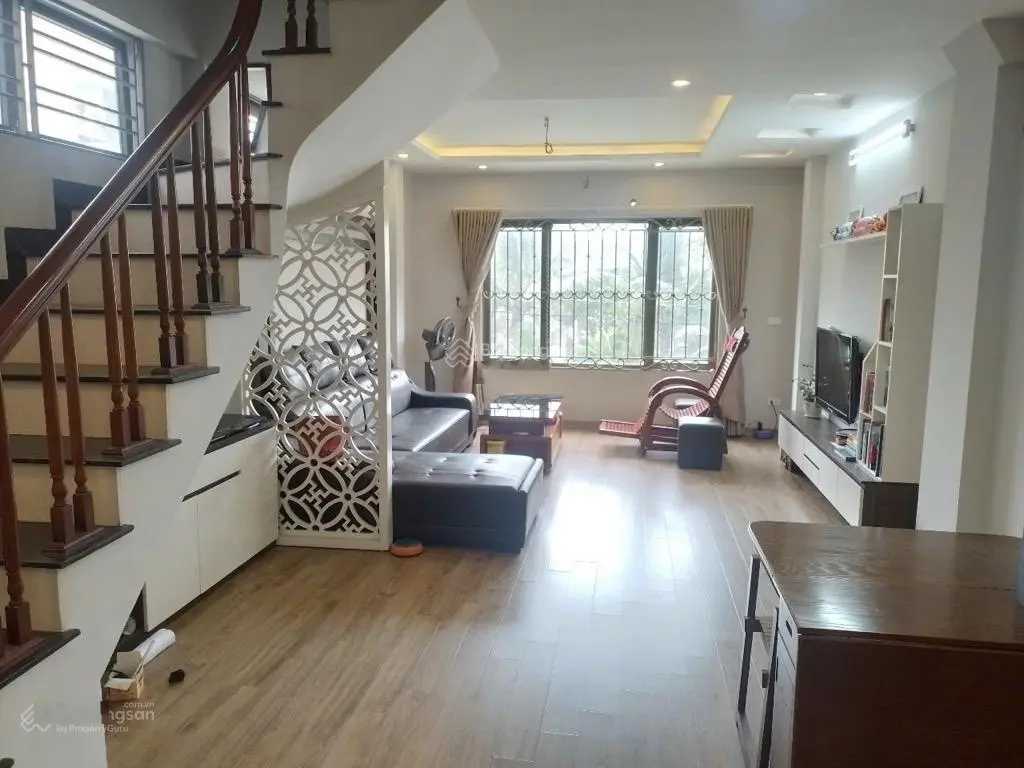Giáp bát phân lô- ô tô- lô góc- view hồ- nhà thết kế đẹp sang trọng hiện đại, - vi tri đẹp, vừa ở