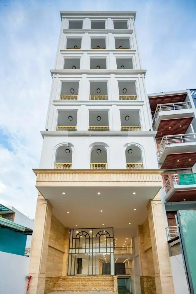 Bán Tòa CHDV Điện Biên Phủ P.17 Bình Thạnh DT: 10x19m Hầm 7 Tầng Gá: 36 tỷ Thu Nhập 300tr/tháng
