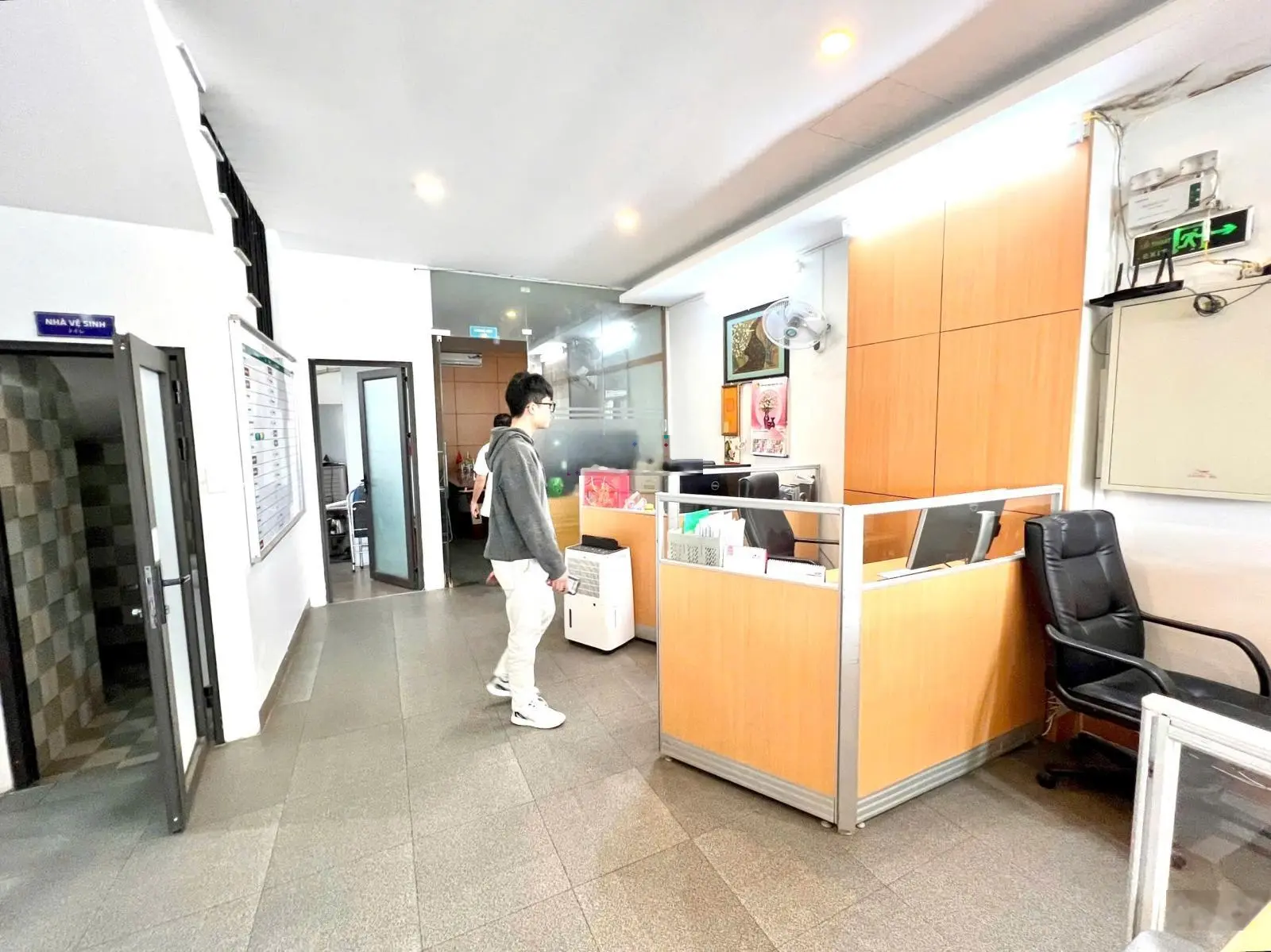 Chính chủ tôi bán gấp MP An Dương Vương, Tây Hồ. Lô góc 123m2*5 Tầng thang máy. Dòng tiền 720Tr/năm