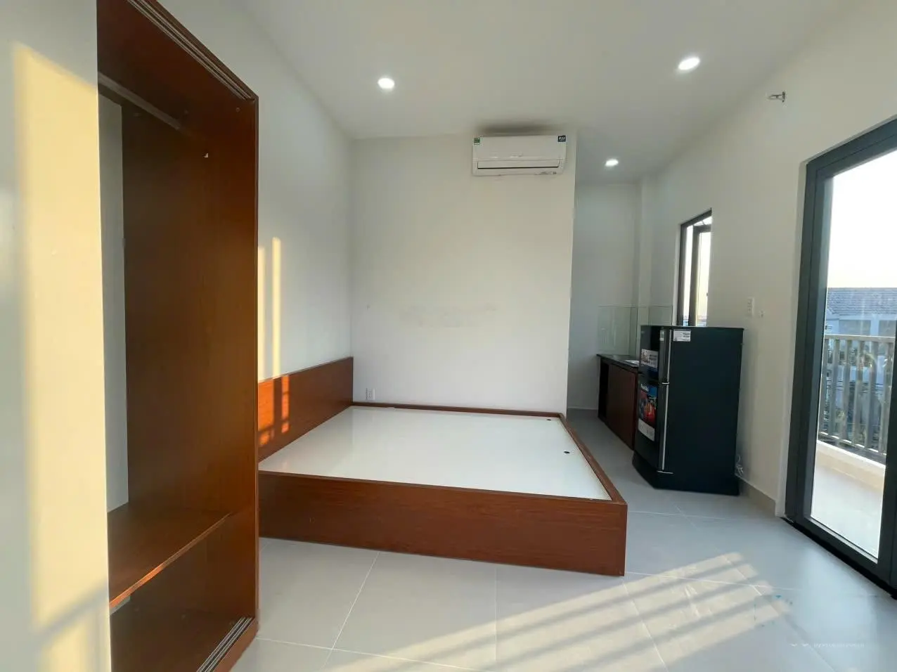 Bán căn hộ dịch vụ gốc 2 mặt tiền đường, đường 182, phường Tăng Nhơn Phú A, Quận 9