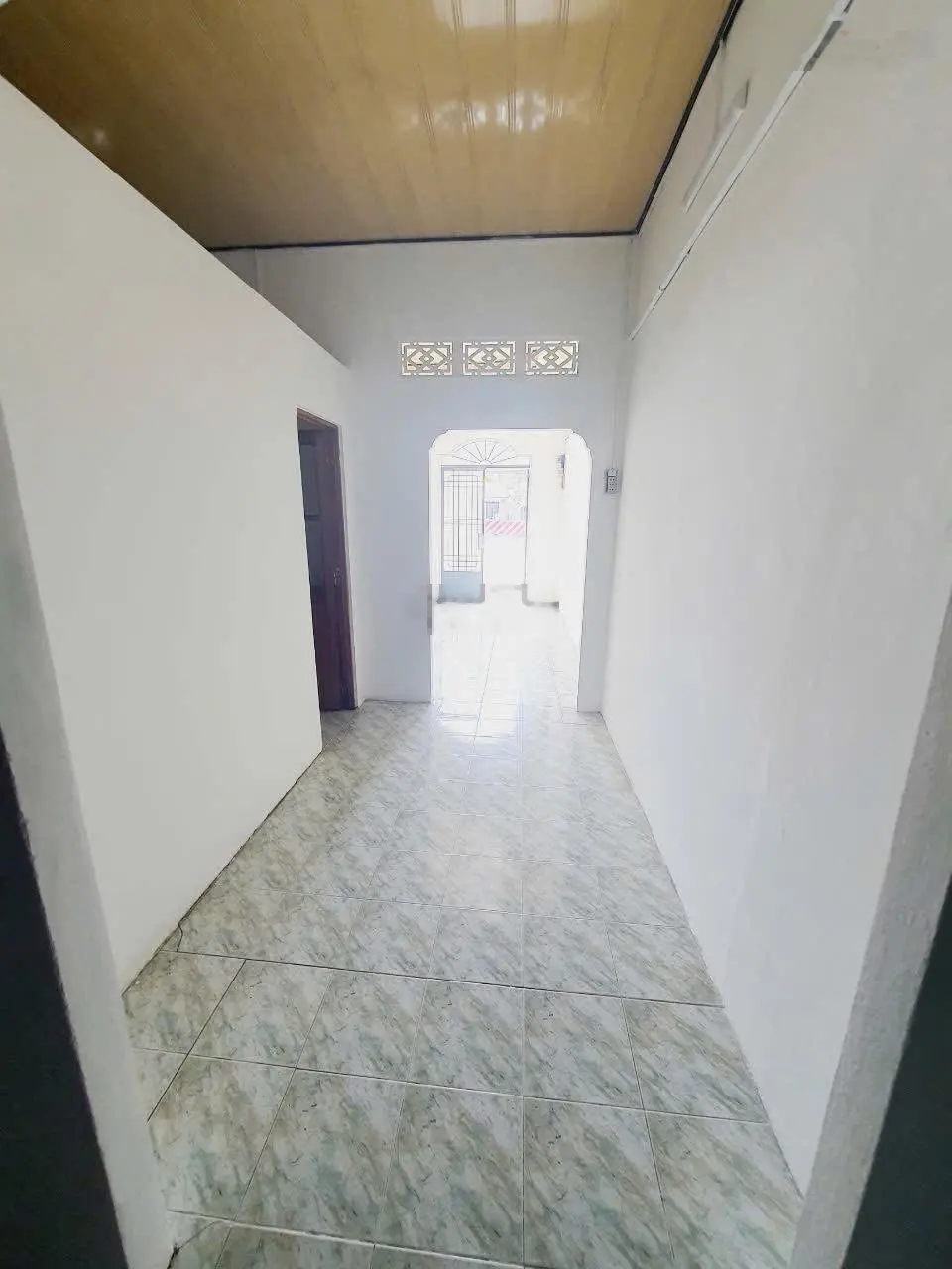 Bán đất tặng nhà cấp 4 MT Quốc Lộ 13, Hiệp An, Thủ Dầu Một, BD, kinh doanh đa ngành giá êm 100m2