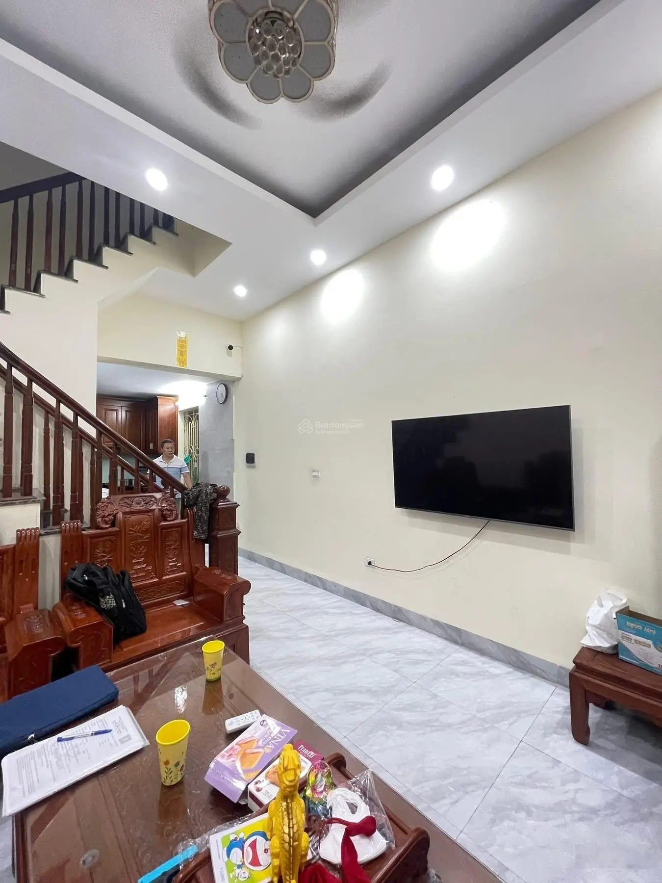 Cần bán nhanh nhà phố Cổ Nhuế - lô góc - gần phố - ngõ rộng DT= 45m2 - 3T - MT 4,1m / giá 8,2 tỷ