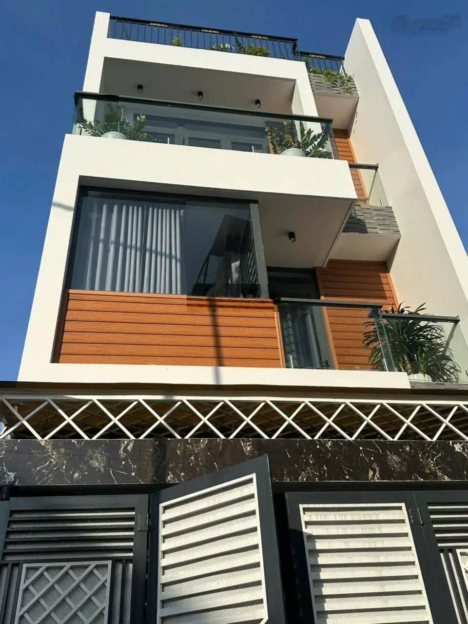 Bán nhà 1 trệt 3 lầu hẻm nhựa rộng 7m đường số 10, Nguyễn Thị Định ngay chợ Cây Xoài