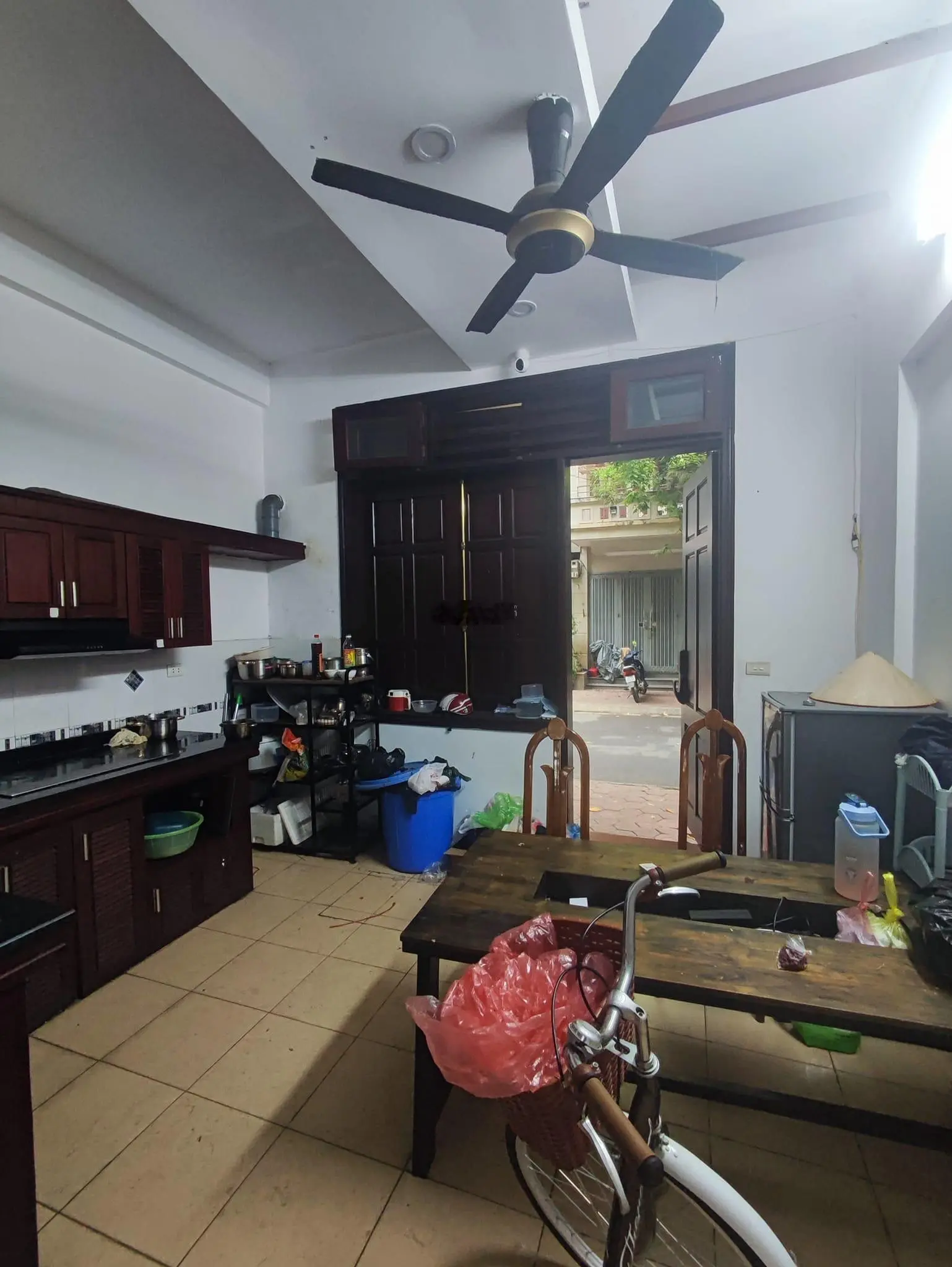Bán nhà ngõ 241 phố Mai Dịch - vị trí đẹp vỉa hè đá bóng kinh doanh - dt 50m2 giá chào 20.2 tỷ