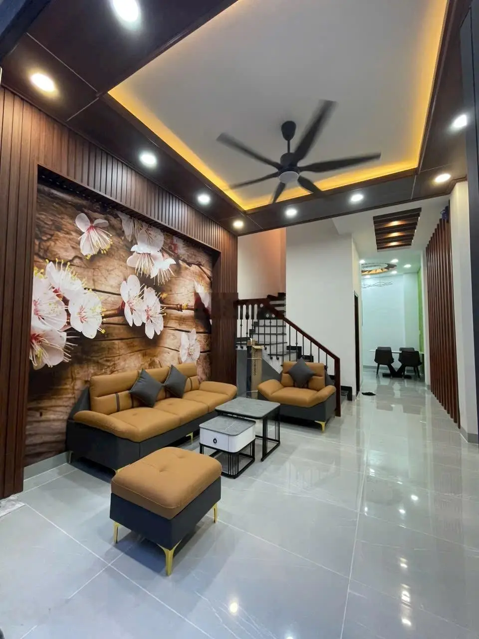 - Bán nhà hẻm 4m Tô Hiệu, P. Tân Thới Hoà, Q. Tân Phú, DT: 4x12m, 2 lầu, sân thượng, giá 6.55 tỷ TL