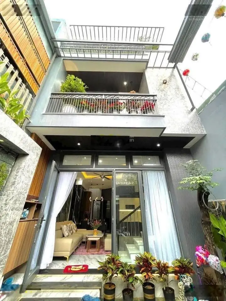 Kẹt tiền bán nhà 72m2/3tỷ360 đường 3/2 phường 10 Quận 10. Đang cho thuê 20tr/th gần Vạn Hạnh Mall