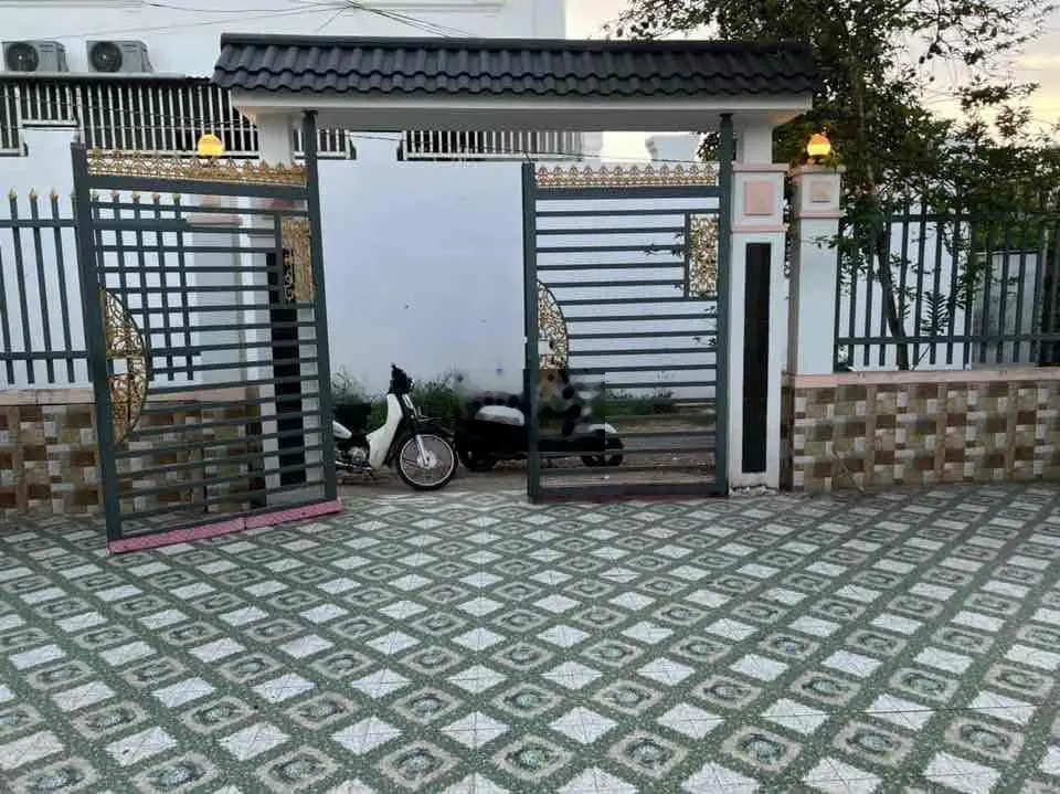 nhà mặt tiền thị trấn Châu Thành rẻ đẹp mới