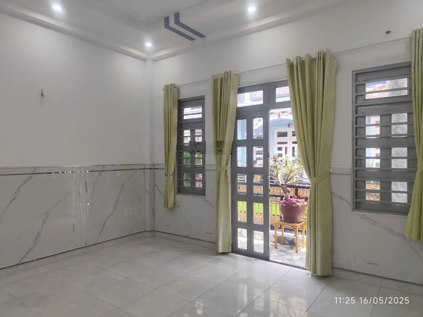 Nhà 3 tầng ngang 5m rộng rãi - hẻm xe hơi - 4 phòng ngủ, 4 tolet, phường Hiệp Thành - Quận 12