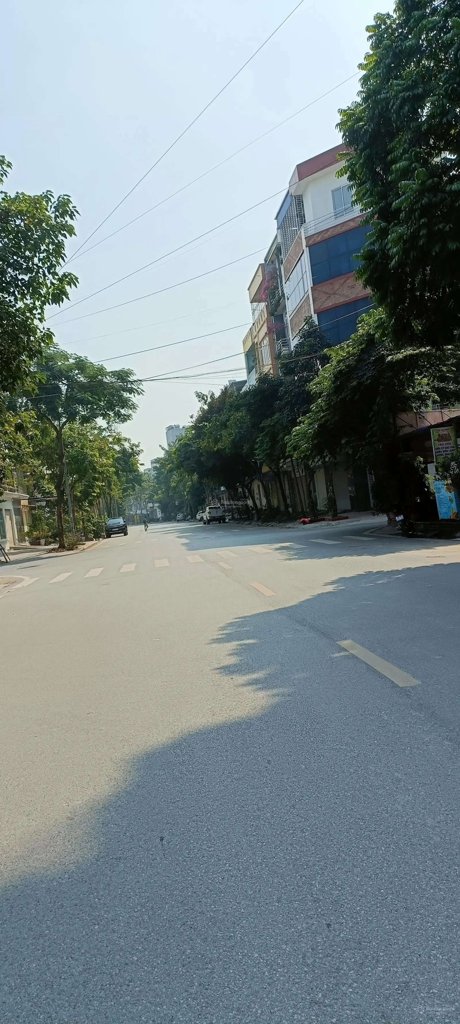 Bán liền kề KĐT Văn Phú, Hà Đông. Dt 63m, 5 tầng. giá 12,8 tỷ. View vườn hoa, vỉa hè ô tô tránh.
