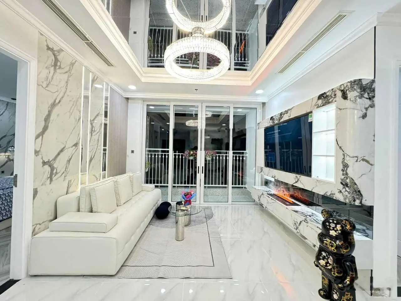 Chính chủ cần bán gấp 3PN nội thất sang xịn, tòa Landmark 1, Vinhomes Central Park