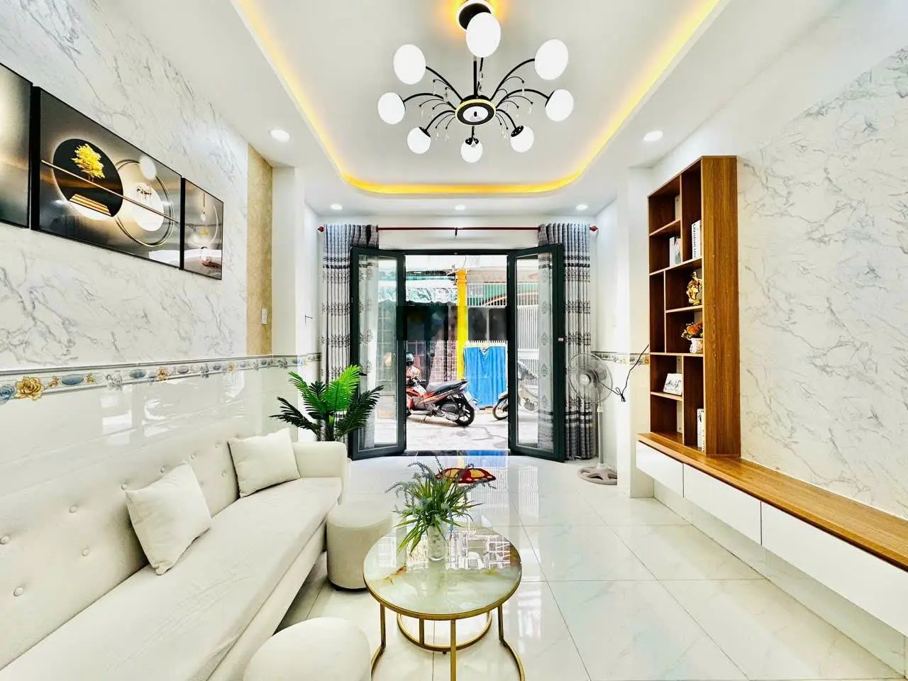 Chủ gửi bán nhà hẻm 546// Nguyễn Văn Quá gần nhà hàng Đông Phương 2 tỷ 750tr/ 34m2 1 trệt 2 lầu