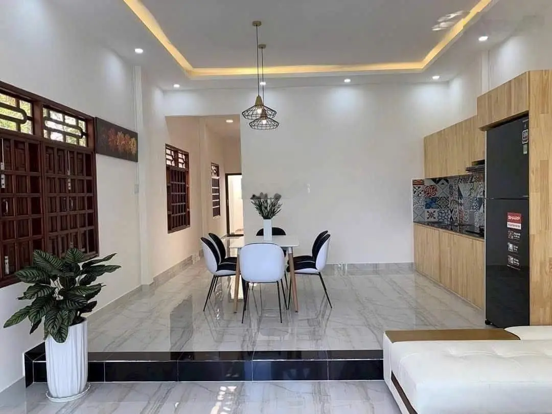 Bán nhà mặt phố Đinh Đức Thiện, 100m2, 3PN, 2WC
