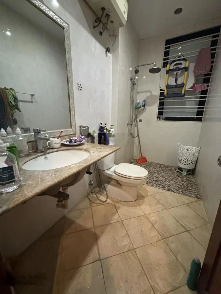 Bán nhà phố Thái Thịnh- Phân Lô- ô tô vào nhà- 6T dân xây- DT 50m2- Giá cực tốt