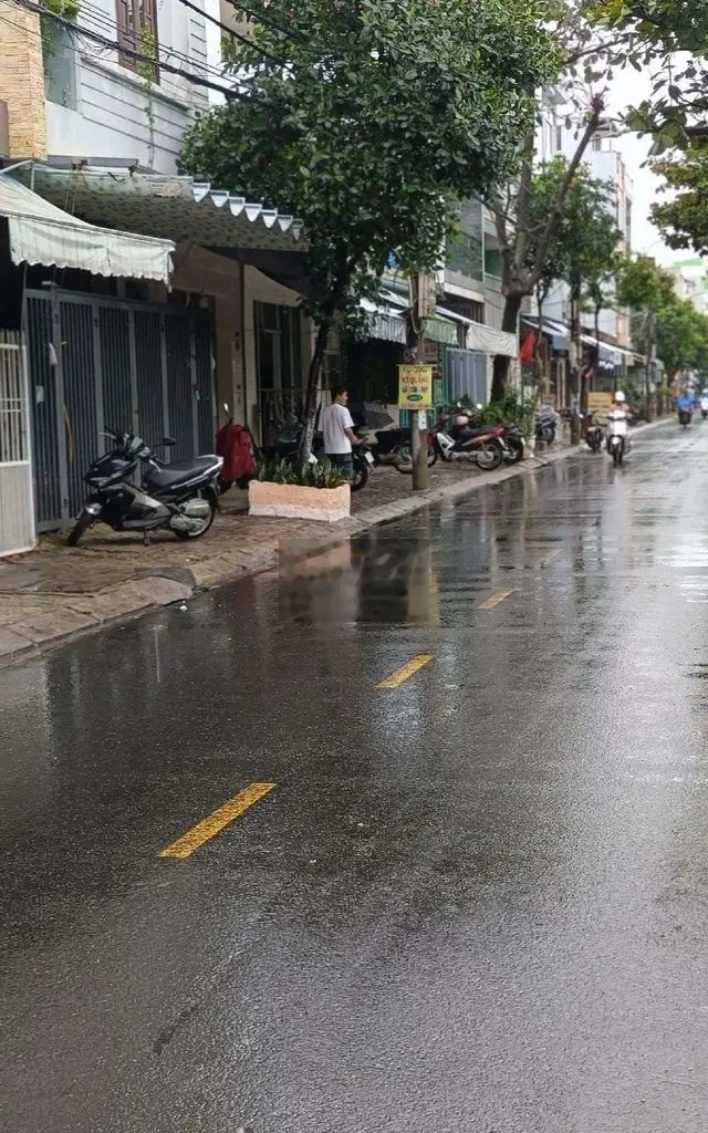 Bán đất tặng nhà 2 tầng ngay siêu thị coopmart, đường 5m5, giá 3 tỷ 9