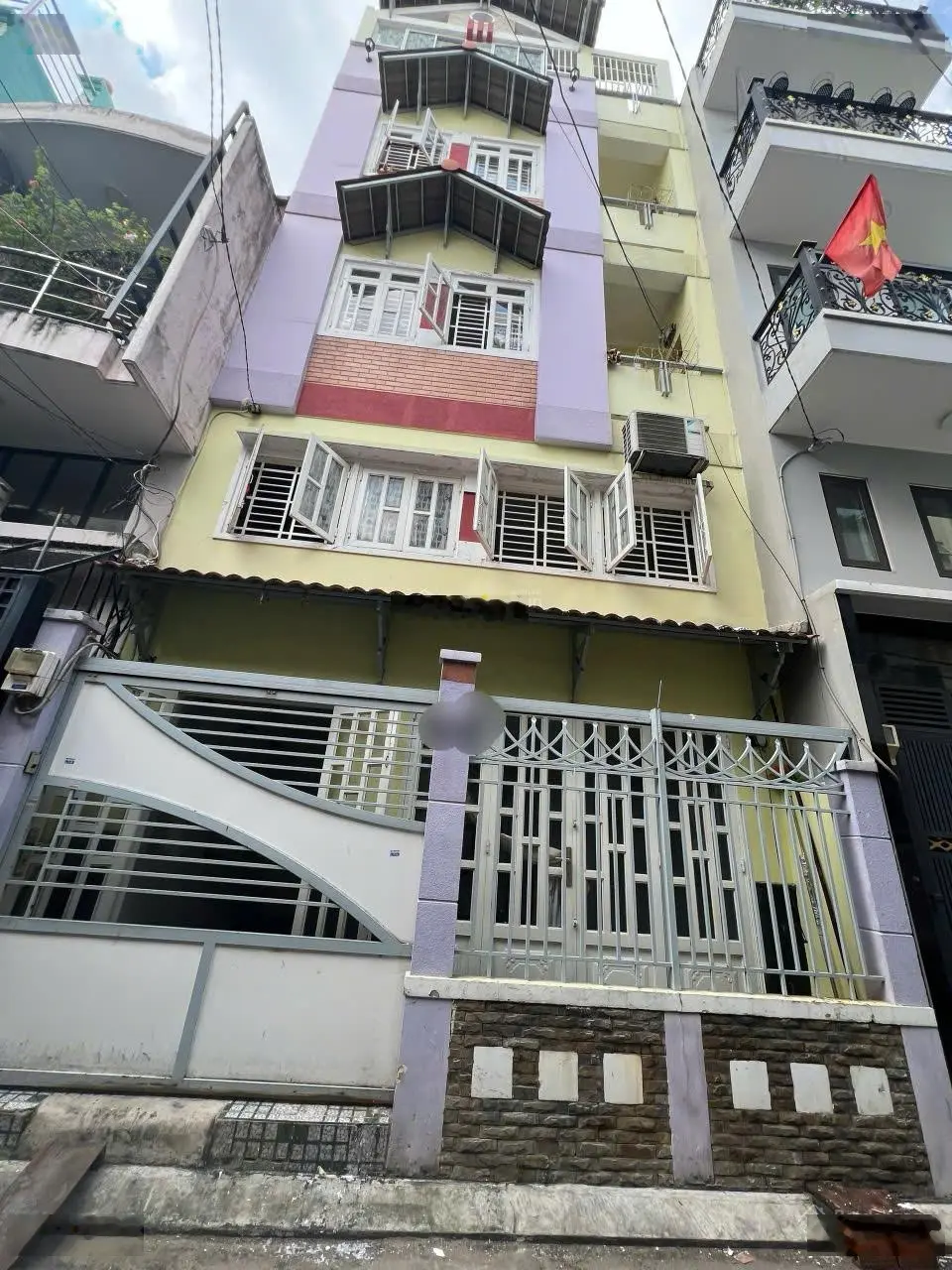 Bán nhà hẻm 8m thông khu bàn cờ 41m2 5 tầng ngay chợ phạm văn hai quận tân bình