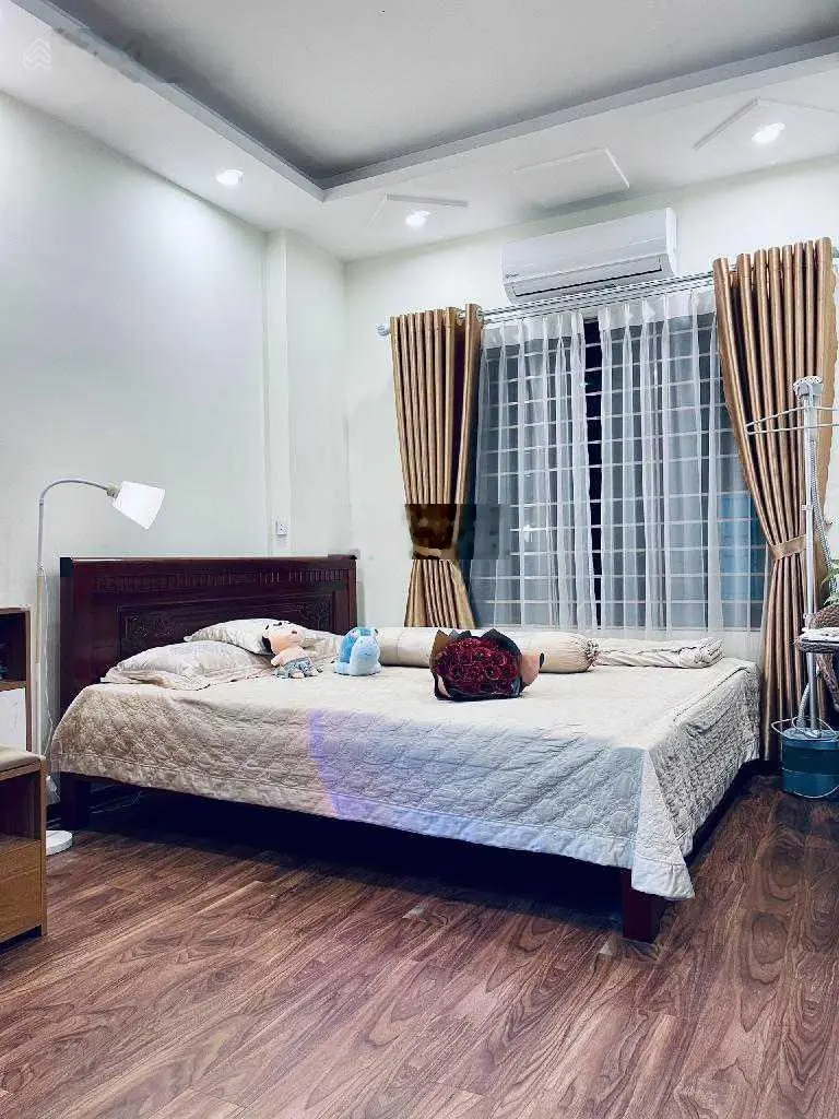 Bán nhà đẹp Nam Đồng, ô tô gần, an sinh đỉnh, nhà đẹp nội thất xịn, ở + cho thuê, 45m2 chỉ 6.3 tỷ