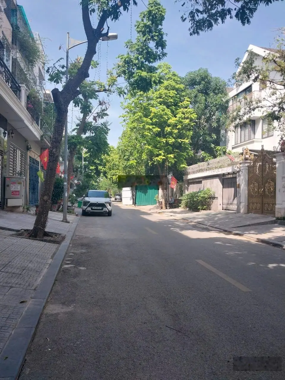Bán biệt thự KĐT Văn Phú, Hà Đông 200m2, 3 tầng, MT 10m = 34 tỷ