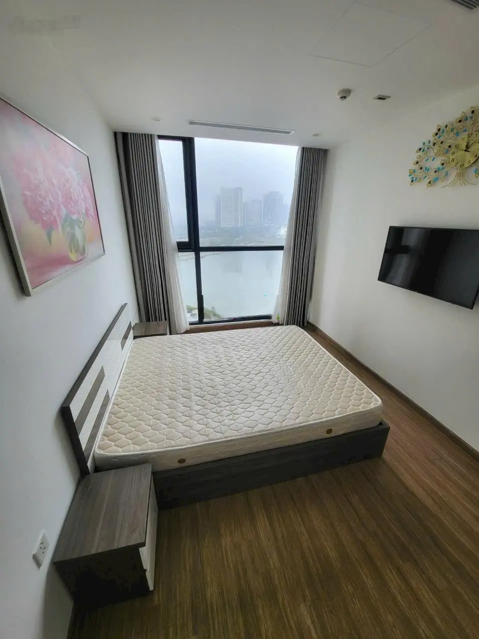 Bán căn góc 4 ngủ, view hồ, tầng đẹp, 157m2, Vinhomes Skylake Phạm Hùng, đủ đồ. LH 0974 629 ***