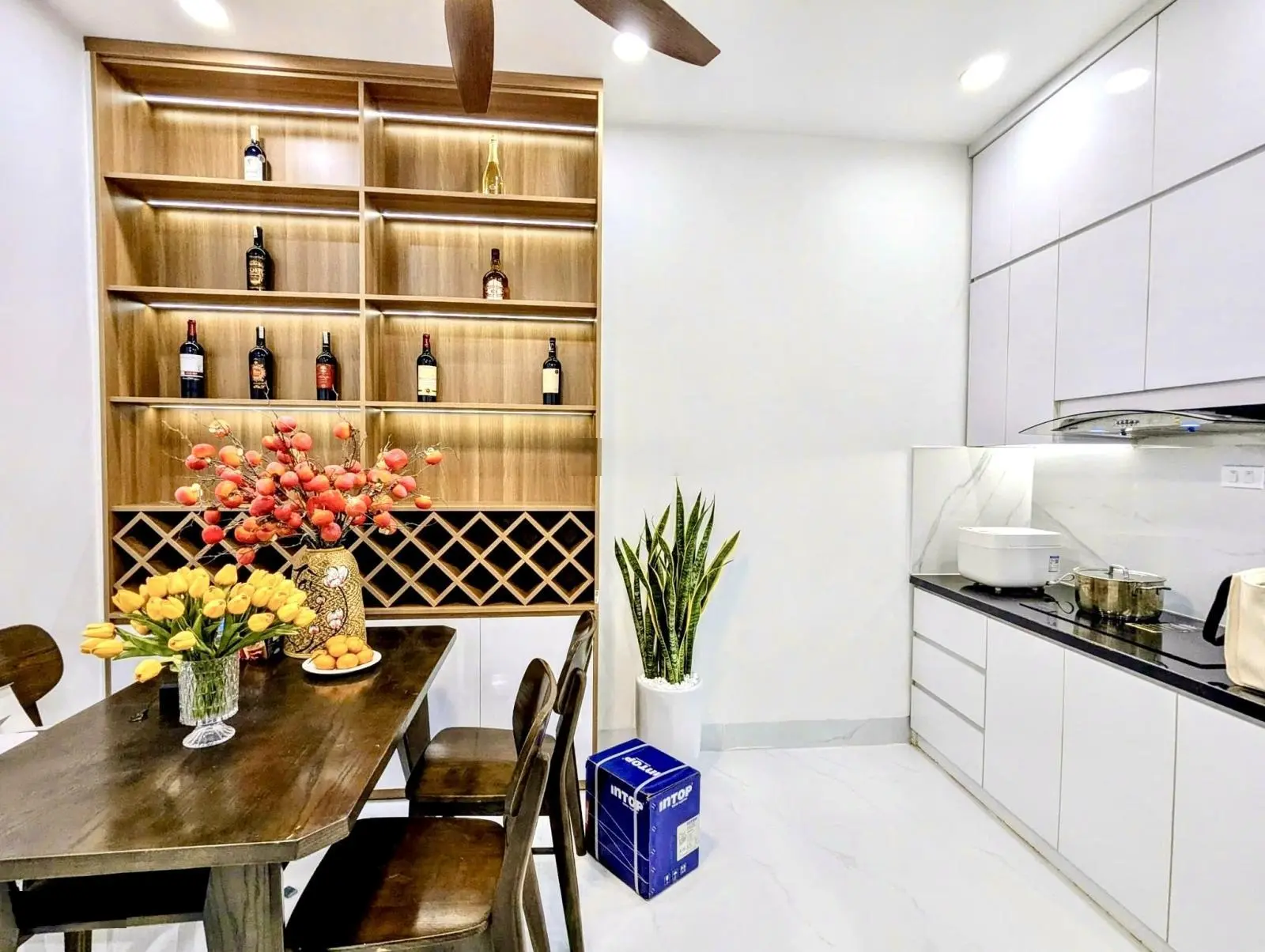 Bán nhà vip, hoàng cầu, ô chợ dừa, đống đa. full nội thất xịn, ô tô đỗ trong nhà