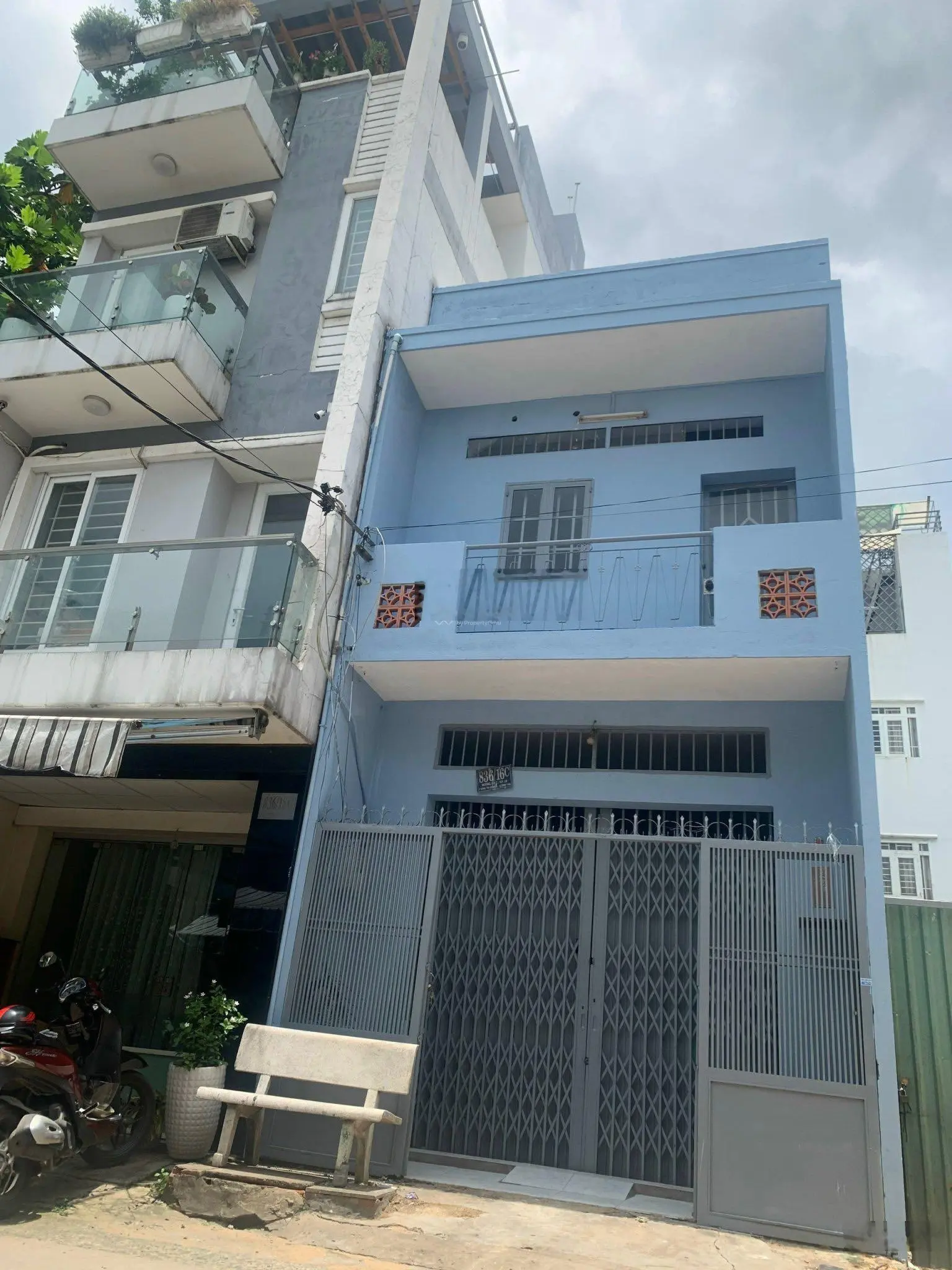 Bán nhà 1 sẹc Hương Lộ 2 ngay trường học Bình Trị Đông. Diện tích ngang 4x19m. Hẻm 8m khu nhà lầu