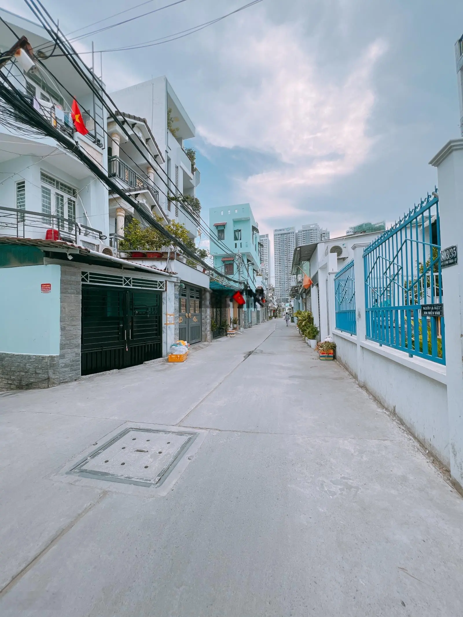 Nhà 2 tầng hẻm oto trung tâm Quận 7 - cách Phú Mỹ Hưng 300m