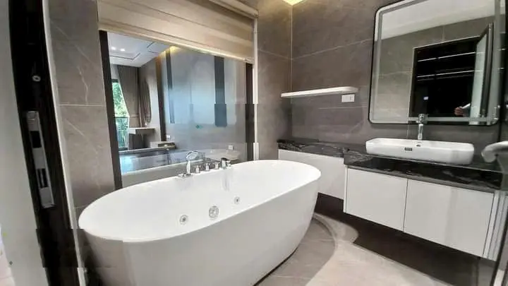 Bán nhà 7 tầng đường ô tô tránh phố Lâm Du - Bồ Đề, cách cầu Chương Dương 400m. Full nội thất