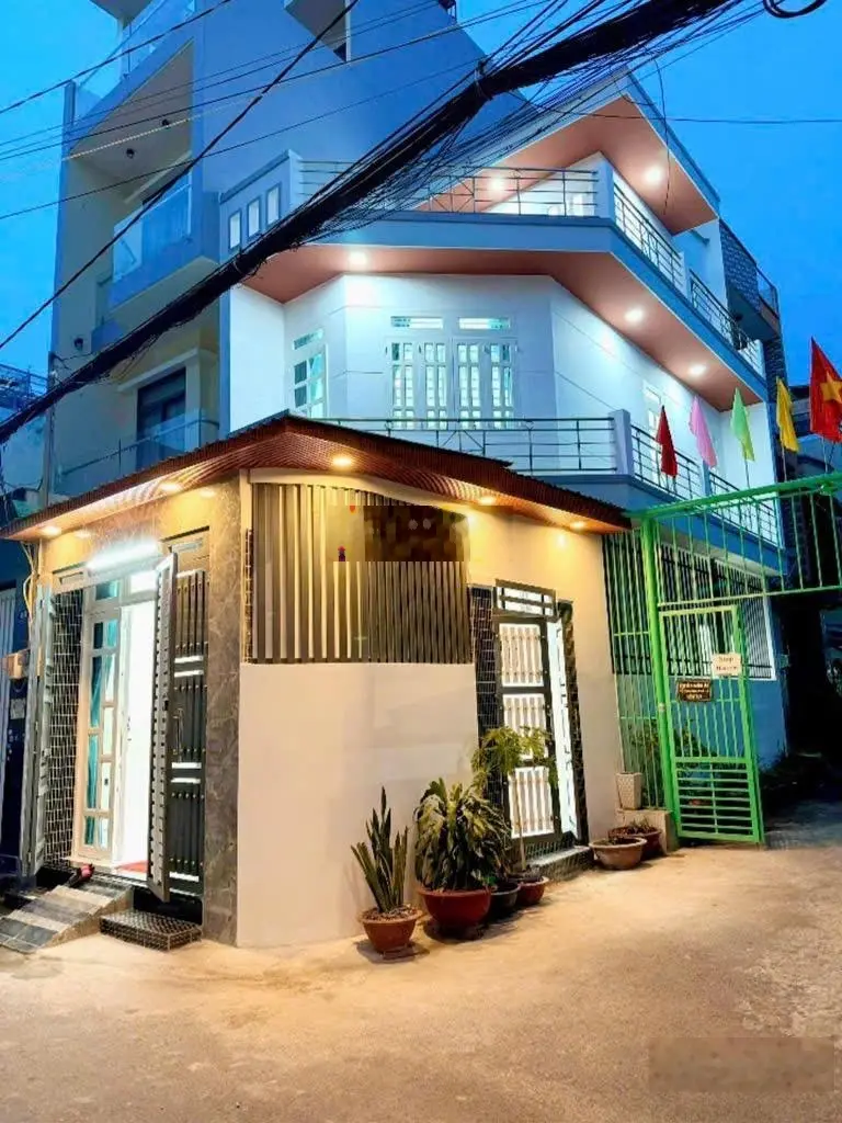 Mặt tiền kinh doanh lô gốc thoáng_ ngay cạnh gò xoài - lê văn quới-nhà 3 tầng 52m2-hẻm xe hơi thông