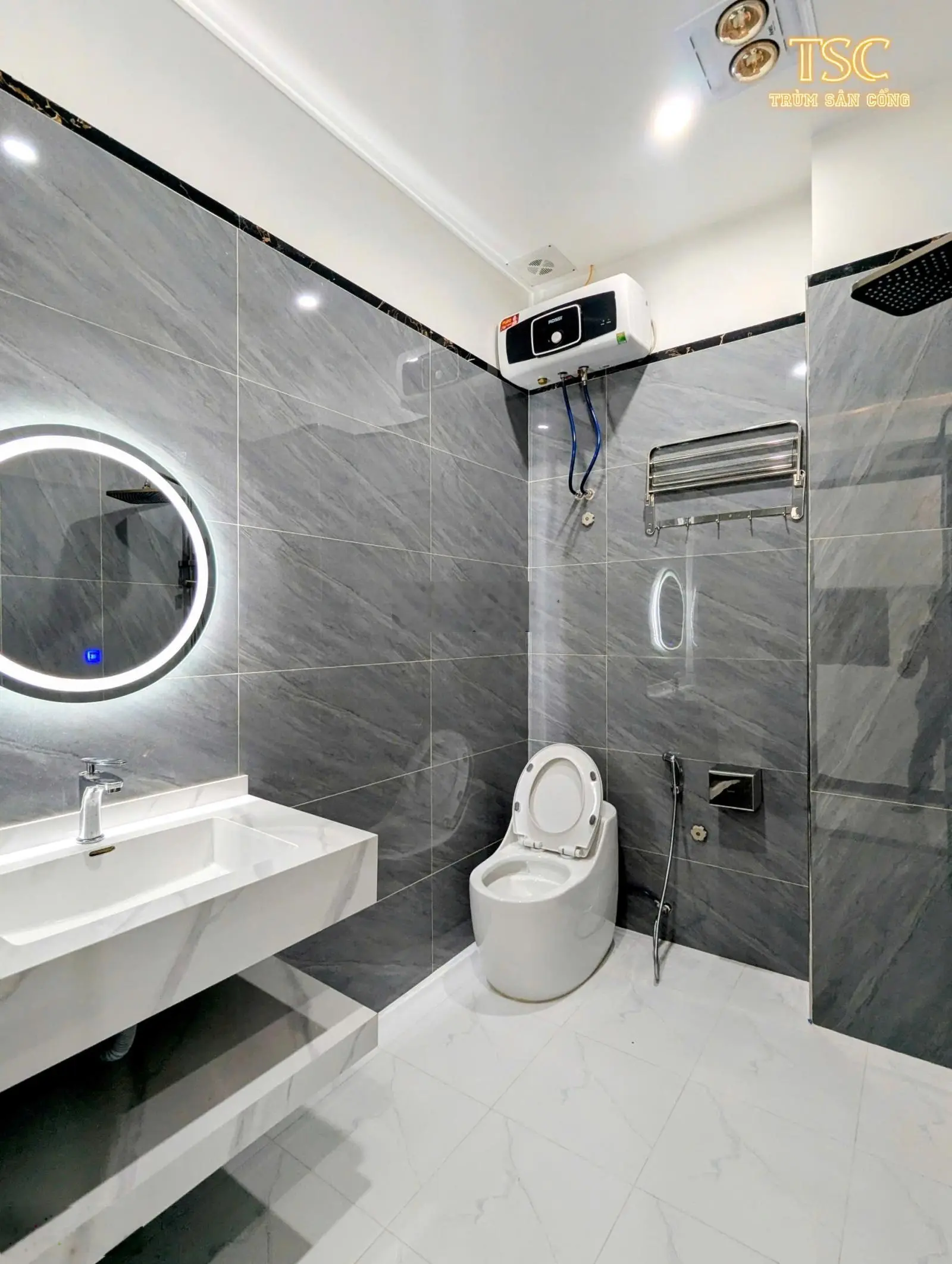 - Nhà xây mới,mặt ngõ, chỉ sau nhà mặt đường tuyến 2 Trần Nguyên Hãn -66m2 x 4 tầng