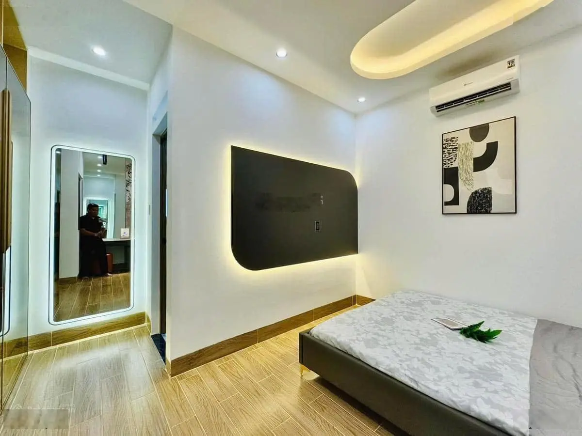 Nhà mặt tiền đường Phan Văn Trị, Phường 7, Quận 5. DT 60,2m2. Đang cho thuê 17tr/tháng