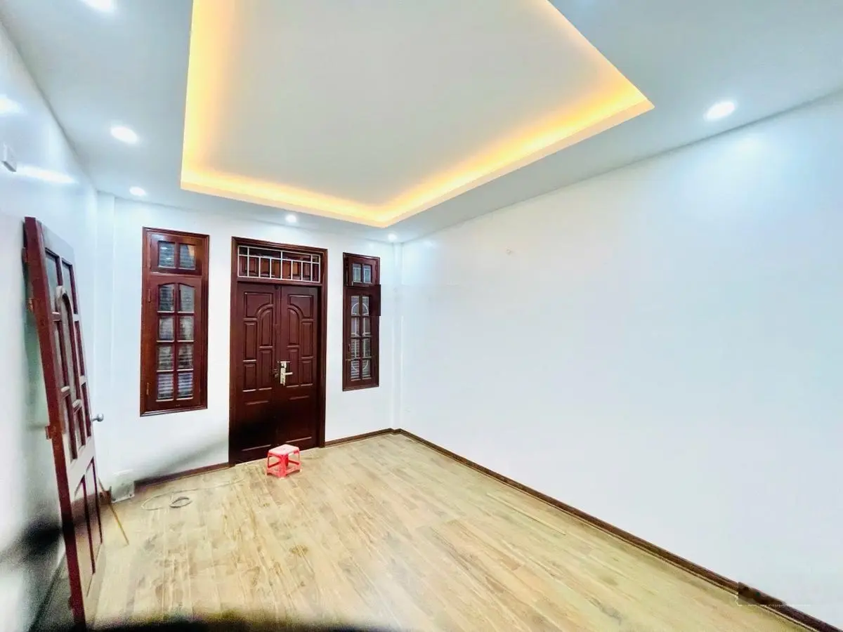 Bán gấp nhà Nguyễn Khánh Toàn 49m2 x 4 tầng dân xây chắc chắn mới tinh ở cực sướng