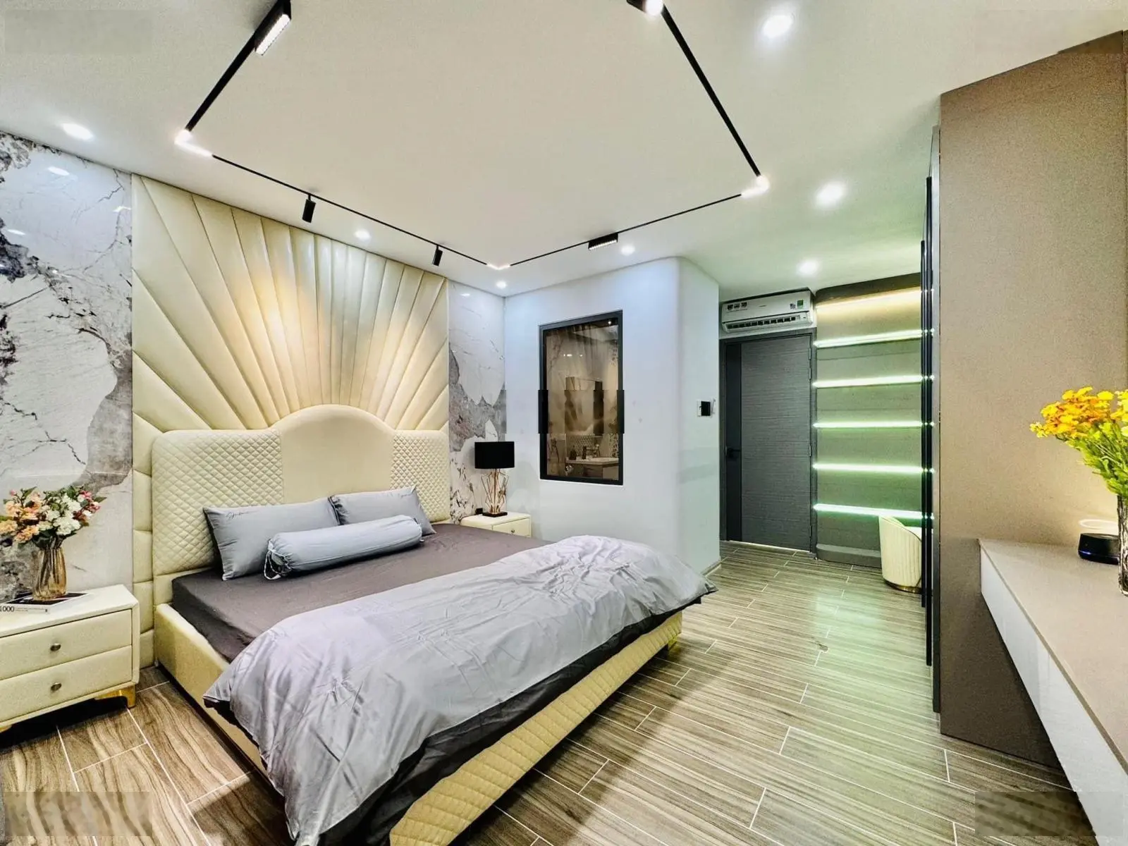 Bán nhanh nhà Thích Quảng Đức, P5, Phú Nhuận, 81,6m2,3 tỷ200tr,đang cho thuê 22tr/th, sổ hồng riêng
