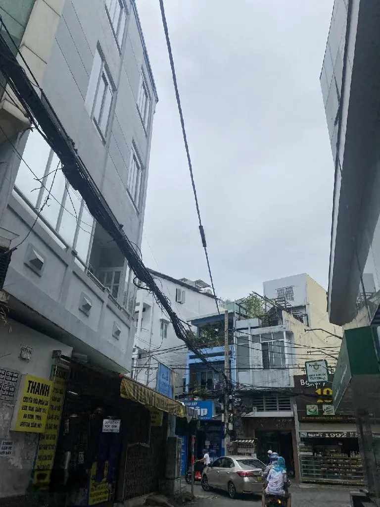 Mặt tiền kinh doanh đang mở công ty