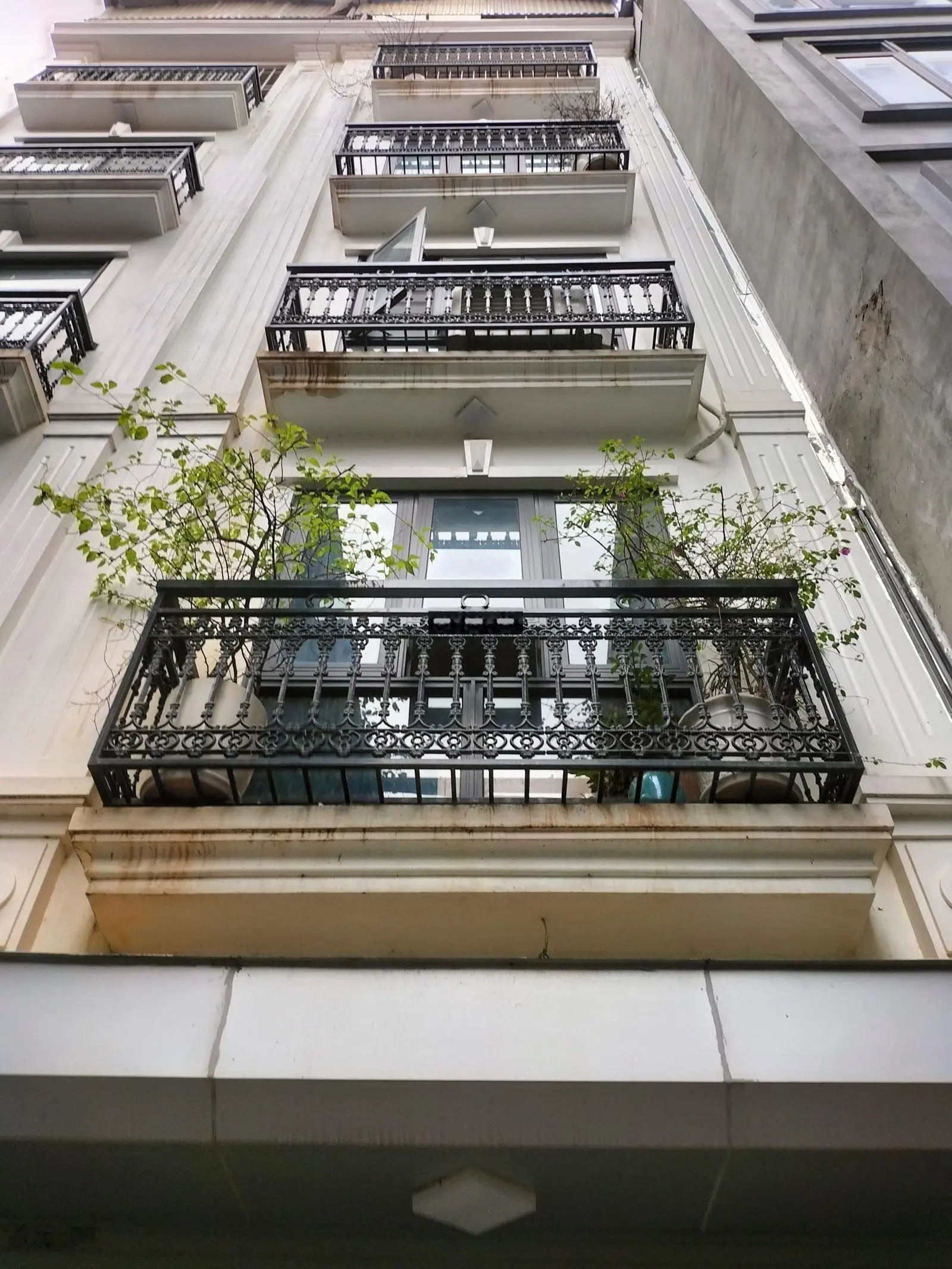 Siêu mẫu Bà Triệu,Hà Đông Dt45m², 5 tầng, giá 7.1tỷ. Thang máy,Tặng full nội thất rất đẹp.