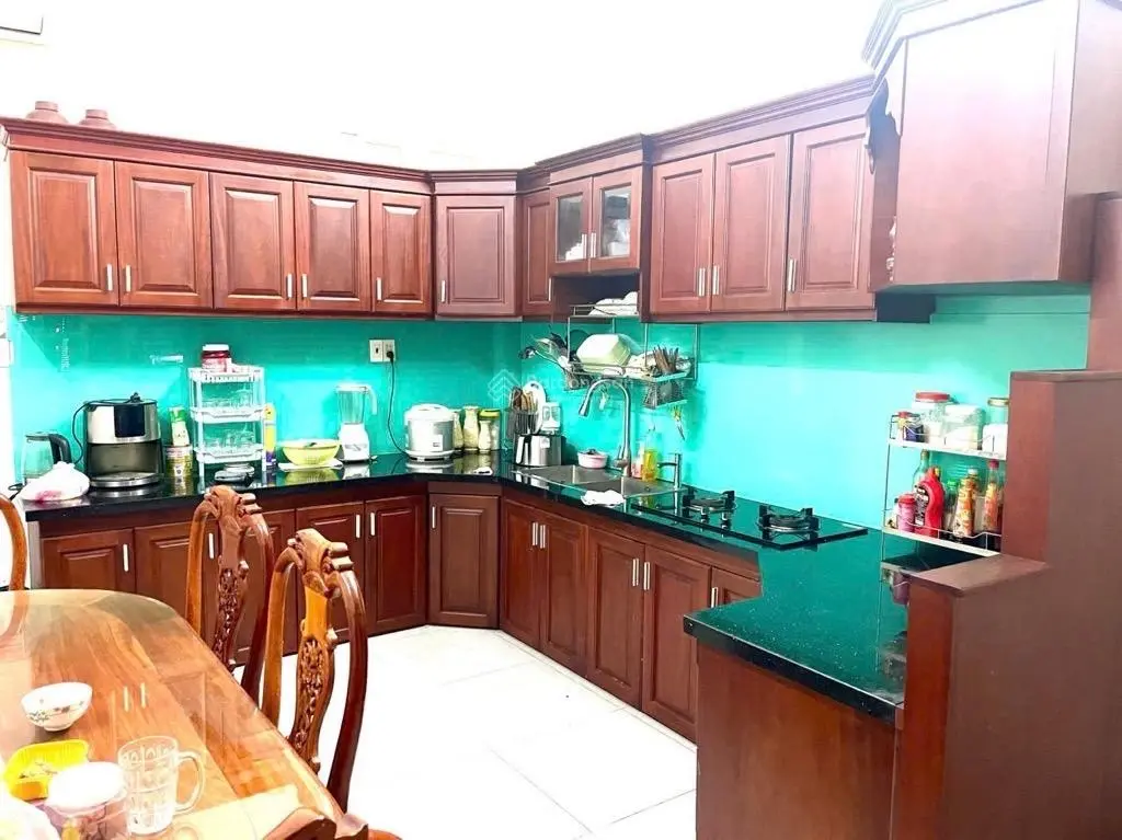 Nhà 4 tầng Mặt tiền đường HUỲNH THỊ HAI, phường TCH, Q12, dt 84m2 (4mx21m) Đường 10m Giá 8,5Tỷ