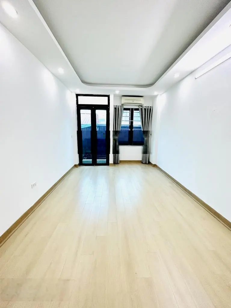 Bán nhà mặt phố Trần Đai nghĩa kinh doanh đỉnh ,5 tầng giá 6,35 tỷ