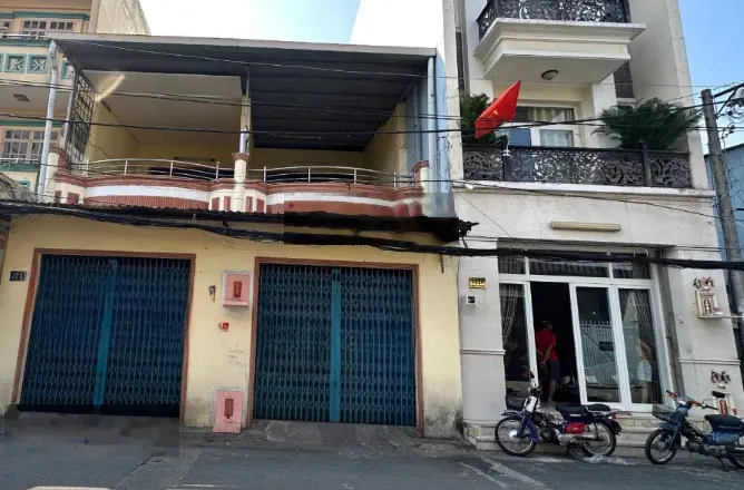 Bán gấp 2 căn nhà mặt tiền Hoàng Xuân Nhị, ngang 8m, giá 19 tỷ bớt lộc