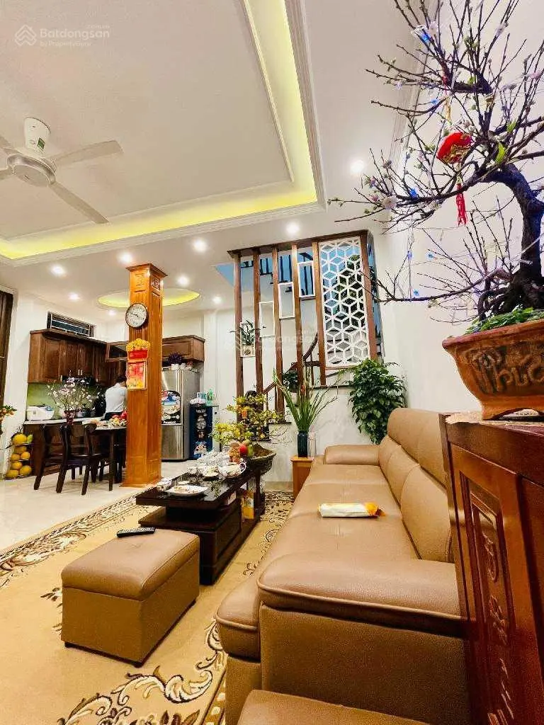 Bán nhà đẹp Nam Đồng, ô tô gần, an sinh đỉnh, nhà đẹp nội thất xịn, ở + cho thuê, 45m2 chỉ 6.3 tỷ