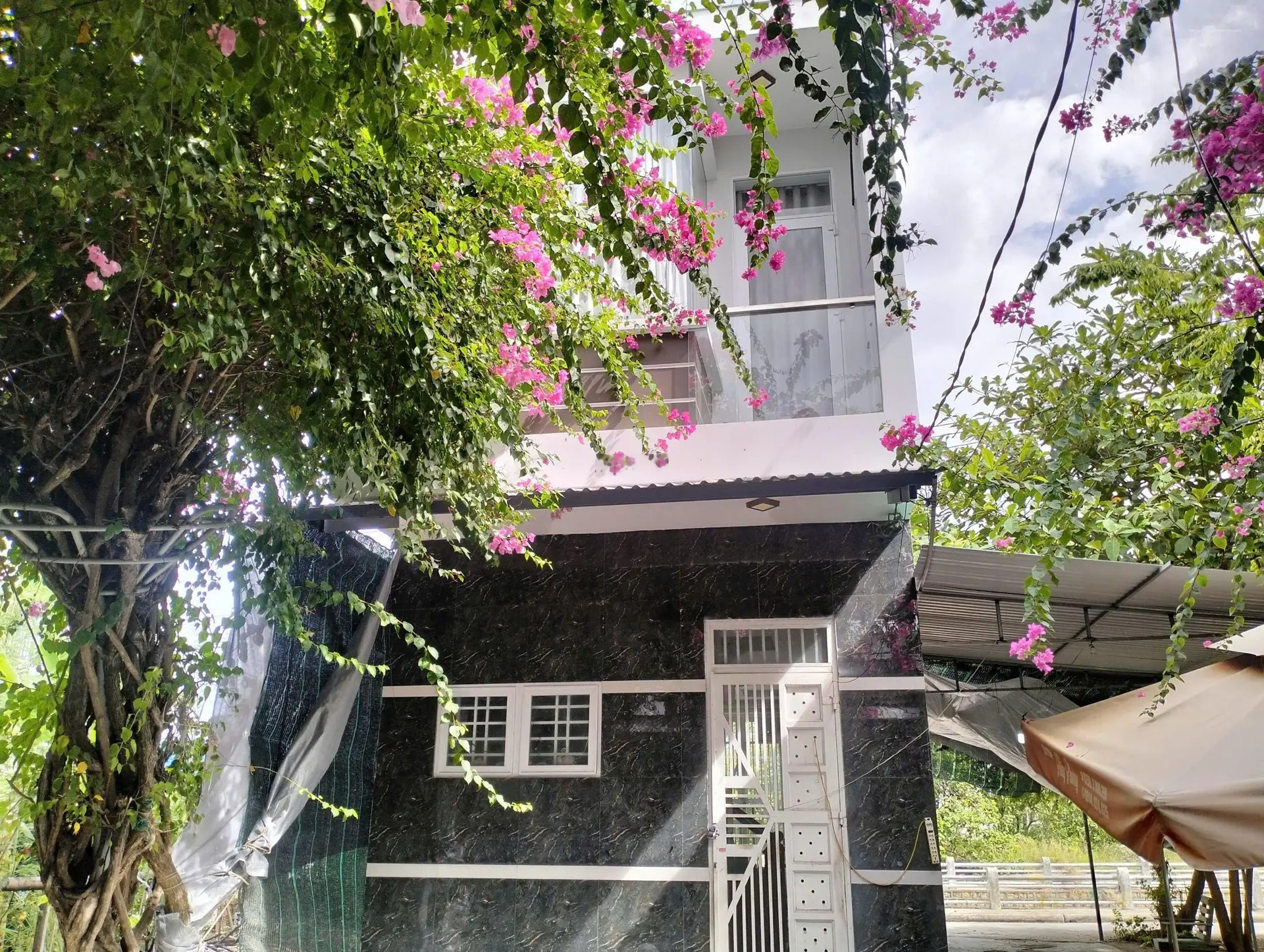 Bán nhà 2 mặt tiền đường Bạch Thái Bưởi Hòn Rớ 1, Nha Trang
