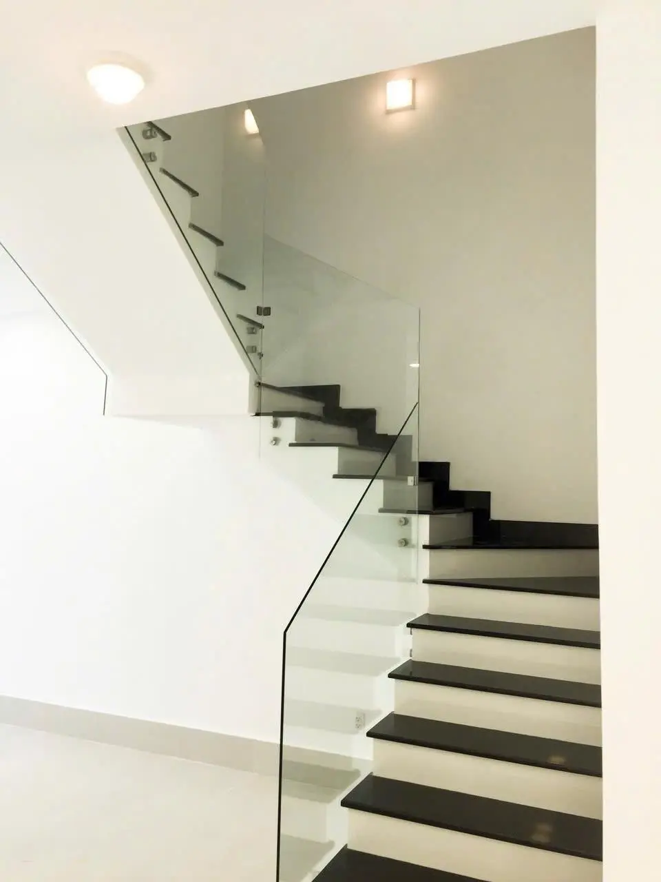 05m2 Nhà ngang 7m Compoud Liên Phường, 7x15 4PN4WC Hồ Bơi, 13Ty750 An Ninh, Cây Xanh, Gần Sông Mát