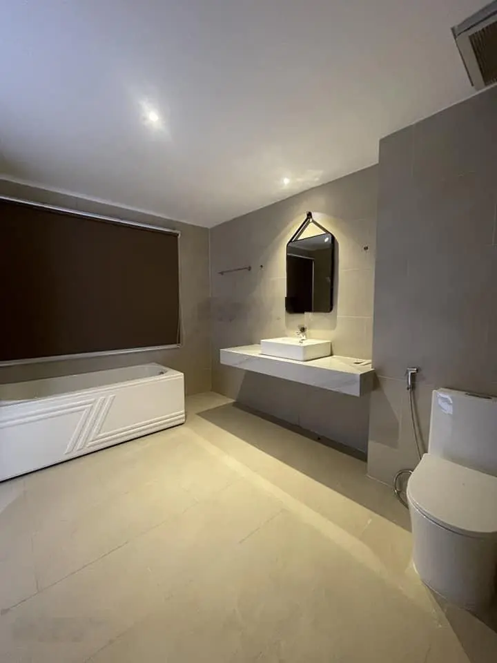 Chủ hạ giá tốt bán trước tết, Toà nhà 8 tầng văn phòng kết hợp ở tại Quận Hải Châu Đà Nẵng
