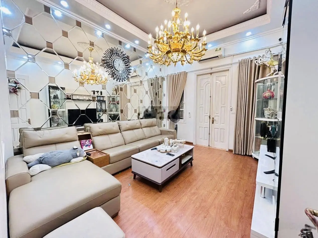 Chính chủ cần bán nhà mặt phố quận Tây Hồ, 60m2, 5 tầng kinh doanh sầm uất, gần Hồ Tây, Giá 21.8 tỷ