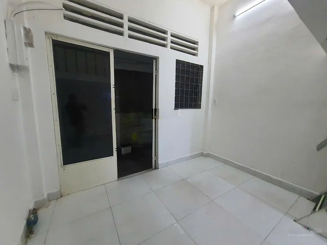 Bán nhà 1/ Phan Đăng Lưu, P7, PN. DT 15m2, 3 tầng, 2PN. Cách mặt tiền chỉ 40m
