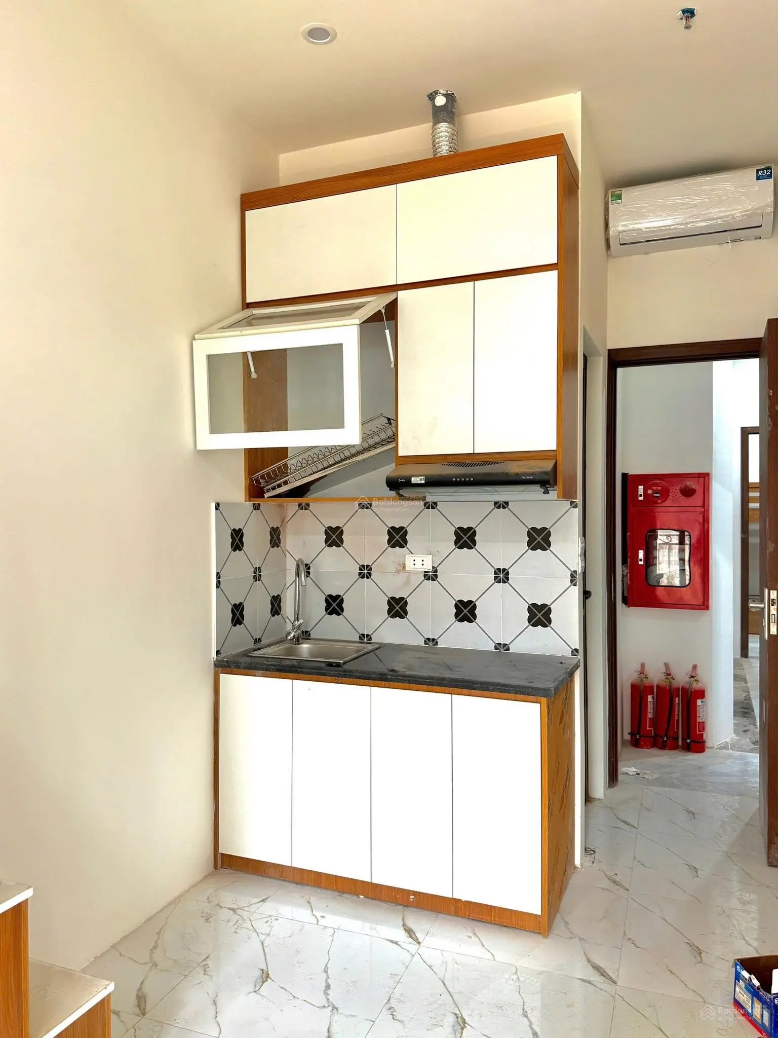 CHDV 61m2*6T, đường Giải Phóng, Hoàng Mai - dòng tiền 70tr/th, 0985818818