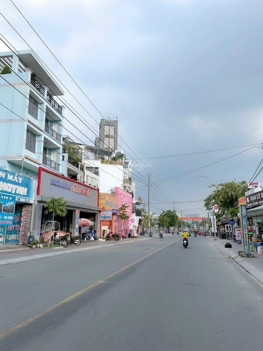 Căn góc 2Mt đường chính Trần hưng Đạo ngay gần chợ - nhà thờ Dĩ An - 320m2 ngang 10m sổ riêng