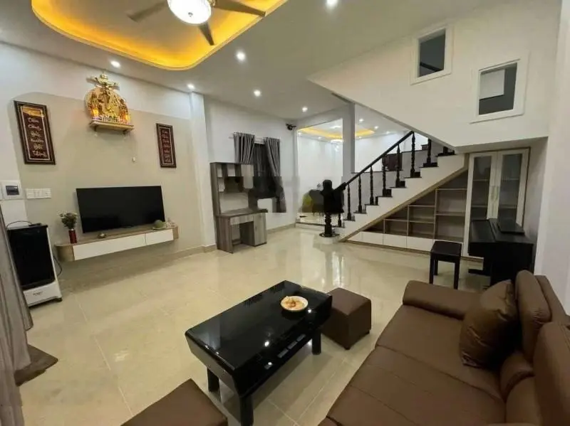 Bán nhà mới sát Phước Bình - 2 tầng ở ngay - giảm sâu chỉ 7 tỷ