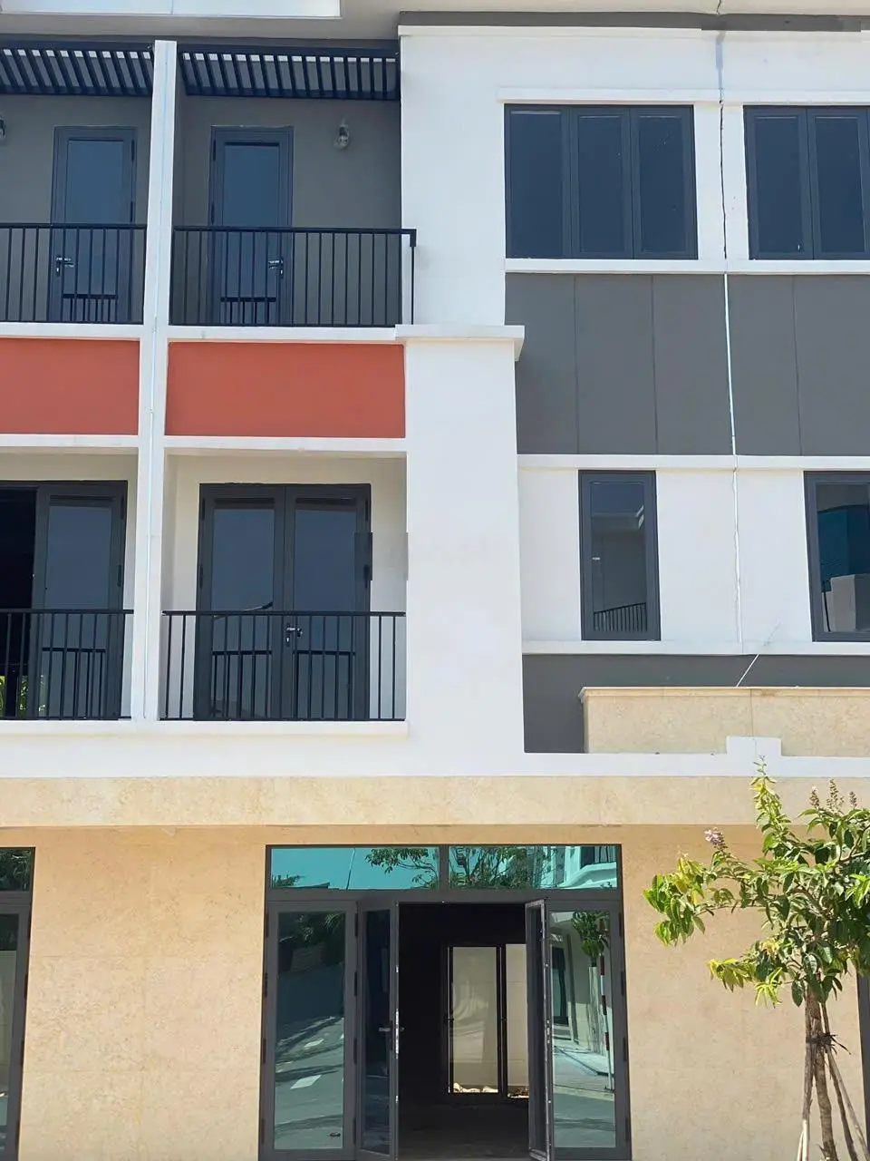 Bán gấp nhà phố 3 tầng, giá rẻ - chỉ 3 tỷ (TL) - có sổ riêng, giao dịch ngay