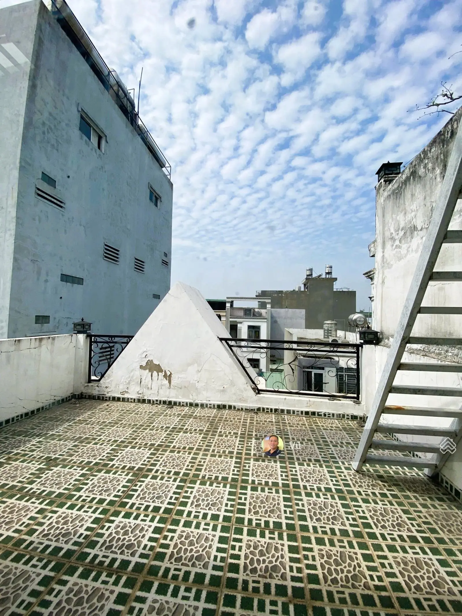 Nhà 4 tầng đường Đinh Thị Thi ngay Vạn Phúc City, DT 59m2, sổ hồng hoàn công, giá 7 tỷ 1