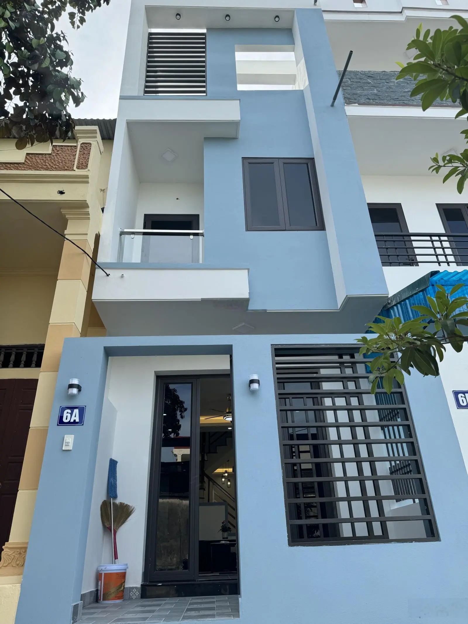 Bán nhà 3 tầng đường Trần Quang Khải, Ninh Sơn, TP Ninh Bình. Thiết kế đẹp, hiện đại, full NT