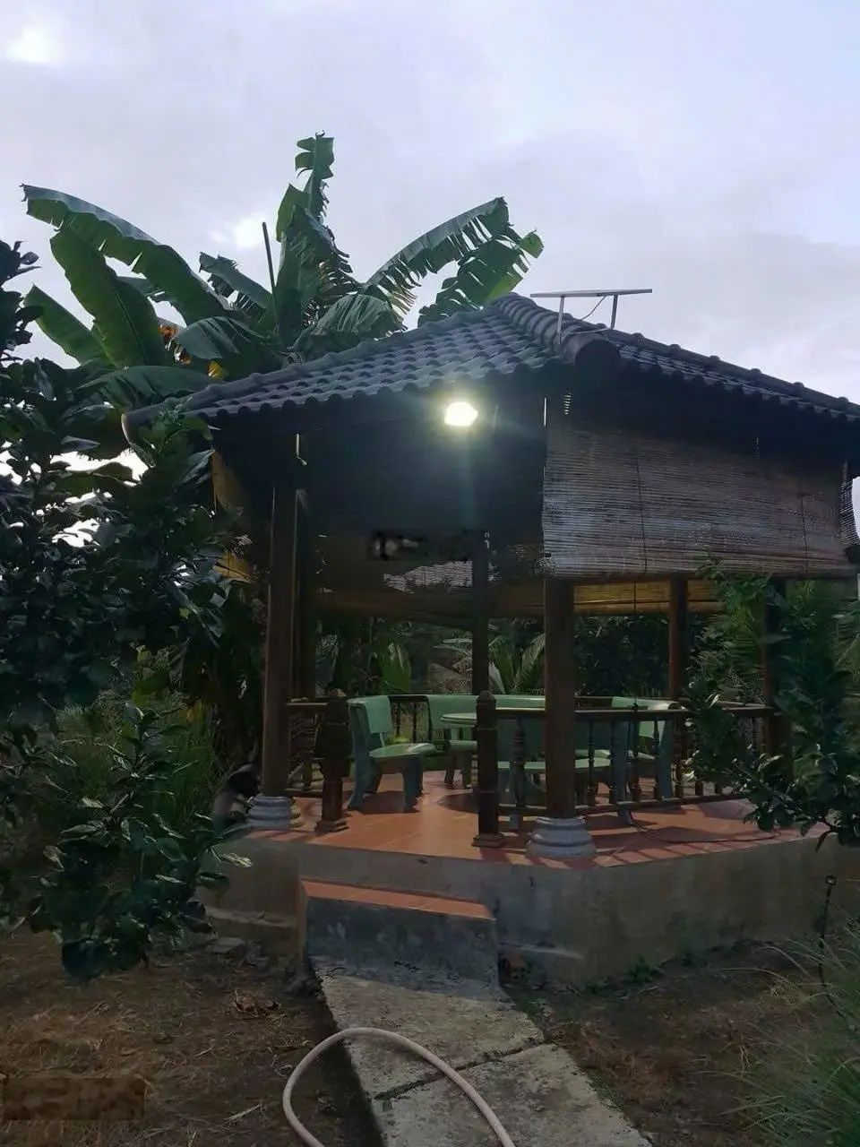 BÁN CĂN BIỆT THỰ .NHÀ GỖ.SÂN VƯỜN VIEW SUỐI 230m TẠI SUỐI TRE 61- TRẢNG BOM - ĐỒNG NAI.