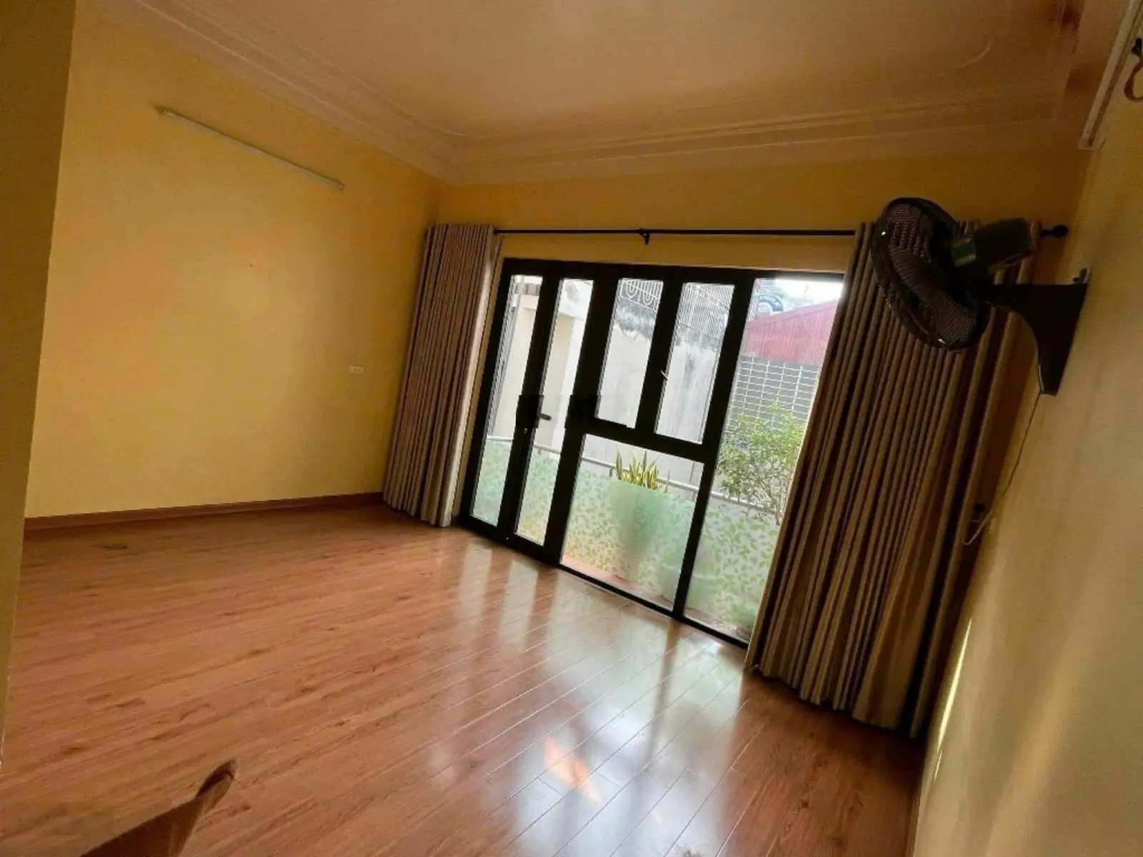 Vương Thừa Vũ , Thanh Xuân, 50m2 x 5 Tầng, MT4.8. Giá: 13.6Tỷ.